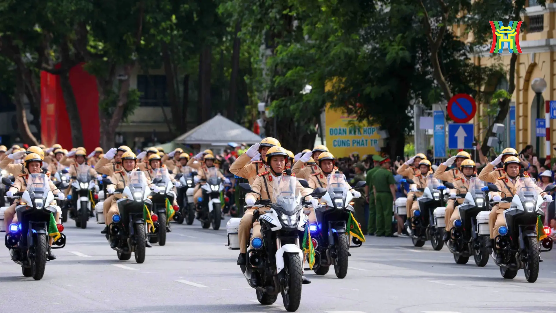 Xe mô tô phân khối lớn CB500